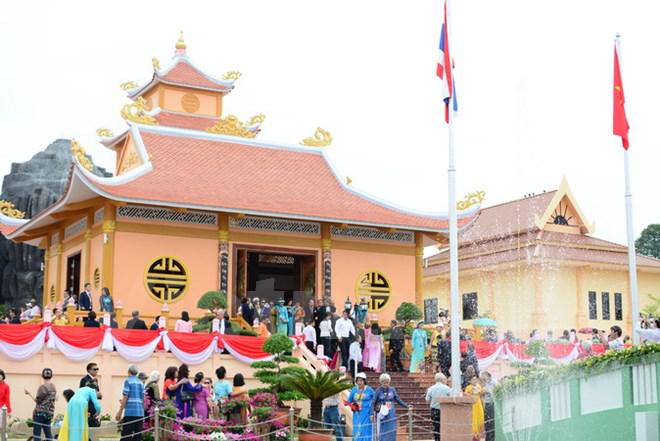 Thăm khu tưởng niệm Chủ tịch Hồ Chí Minh tại làng Nachok