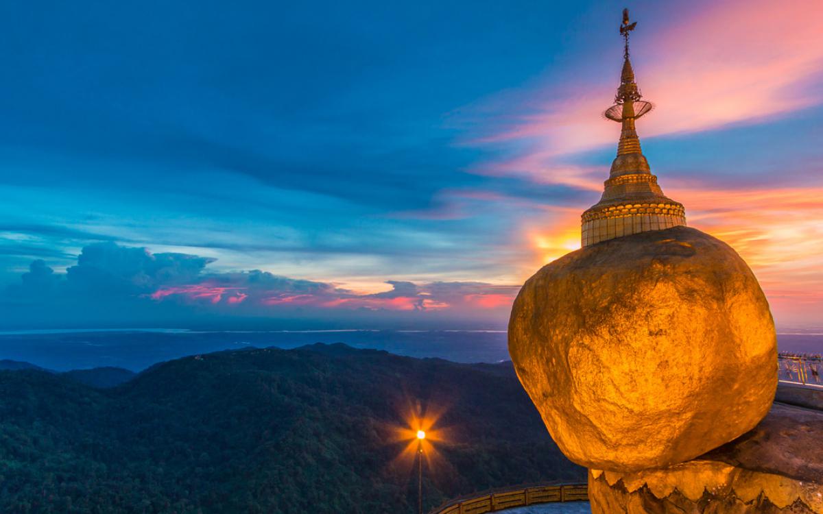 Chùa Kyaikhtiyo - Ngôi chùa thiêng trên đá của Myanmar