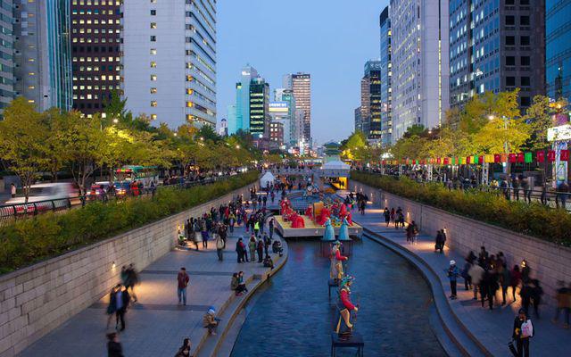 Tham quan dòng suối nhân tạo Cheonggyecheon, Hàn Quốc