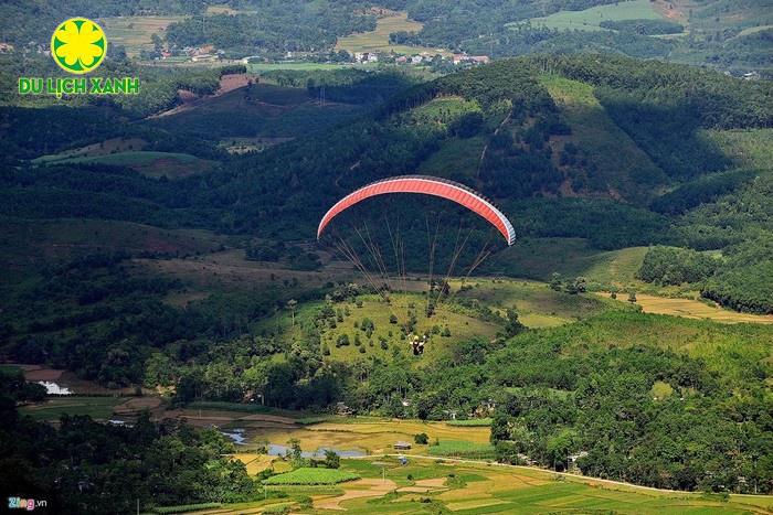 Vì sao nên đặt tour bay dù lượn Mù Cang Chải năm nay