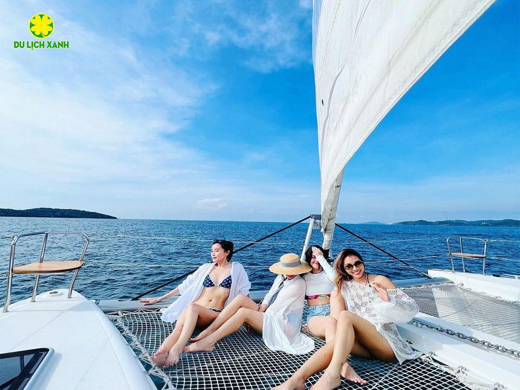 Kinh nghiệm đi du thuyền Catamaran Sarita Phú Quốc