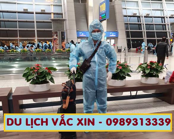 Công dân đầu tiên có 'hộ chiếu vắc xin' về nước