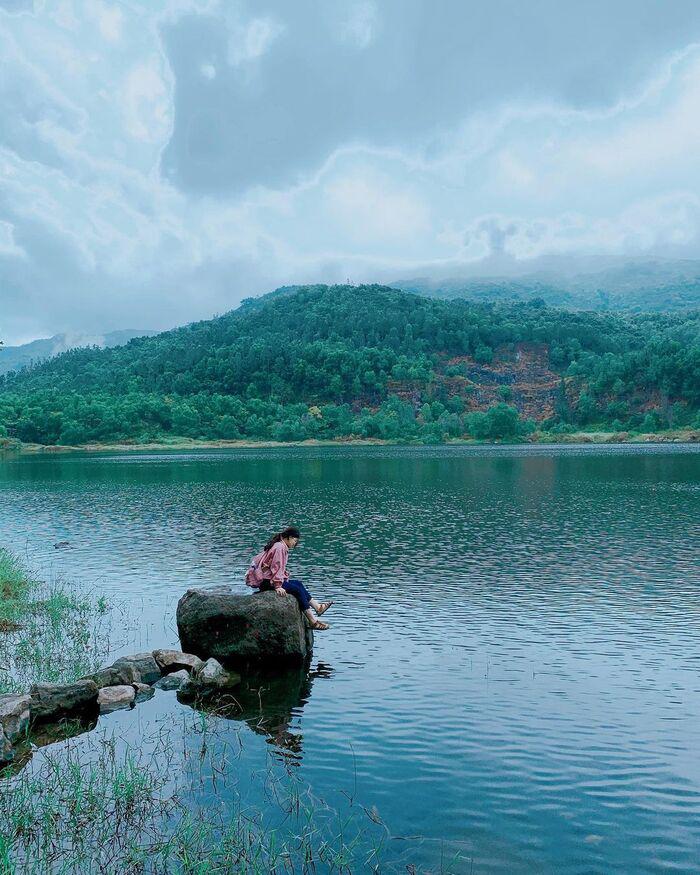 Khám phá những hồ nước ở miền Trung nổi tiếng thơ mộng, thanh bình, an yên