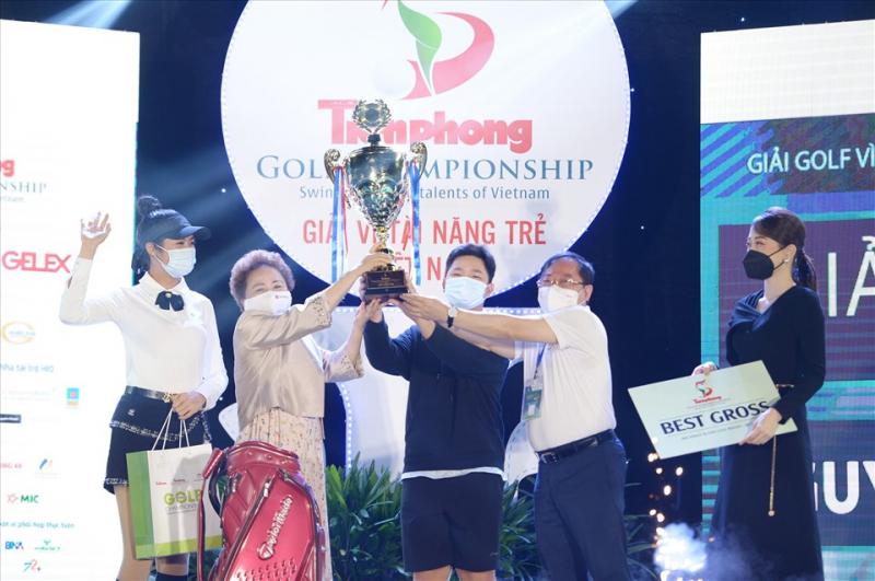 Nguyễn Anh Minh giành chức vô địch Tiền Phong Golf Championship 2021