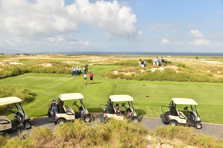 Sân golf Cam Ranh, KN Golf Links Cam Ranh - Trong tuần