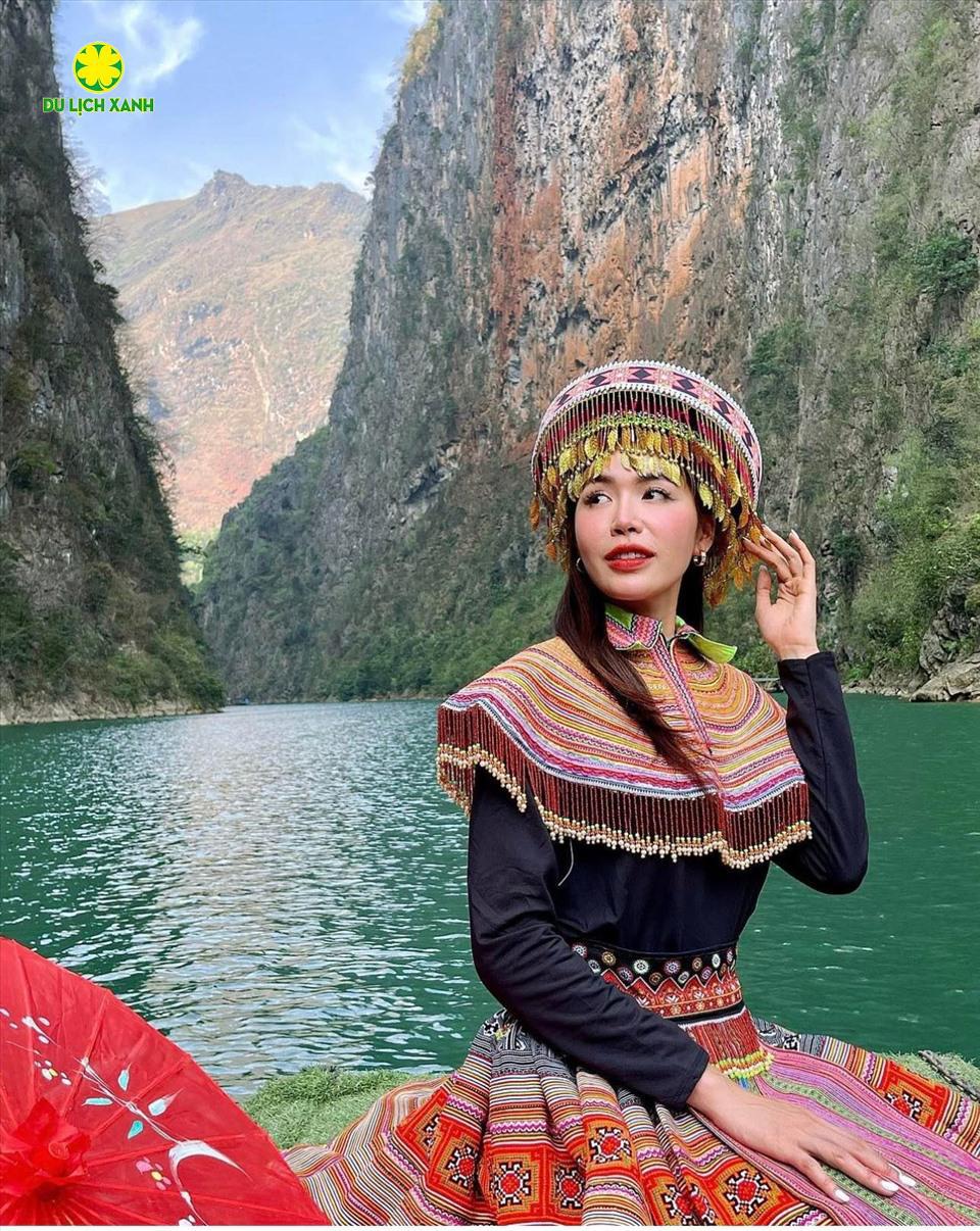 Tour Hà Giang mùa hoa tam giác mạch, Tour ngắm hoa tam giác mạch ở Hà Giang, Tour du lịch Hà Giang mùa hoa tam giác mạch, Tour du lịch Hà Giang - Sông Nho Quế, Du Lịch Xanh