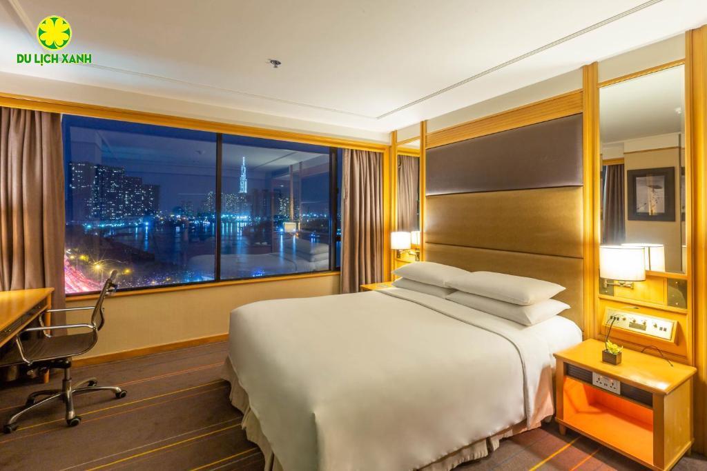 Khách sạn Renaissance Riverside Sài Gòn 5 sao