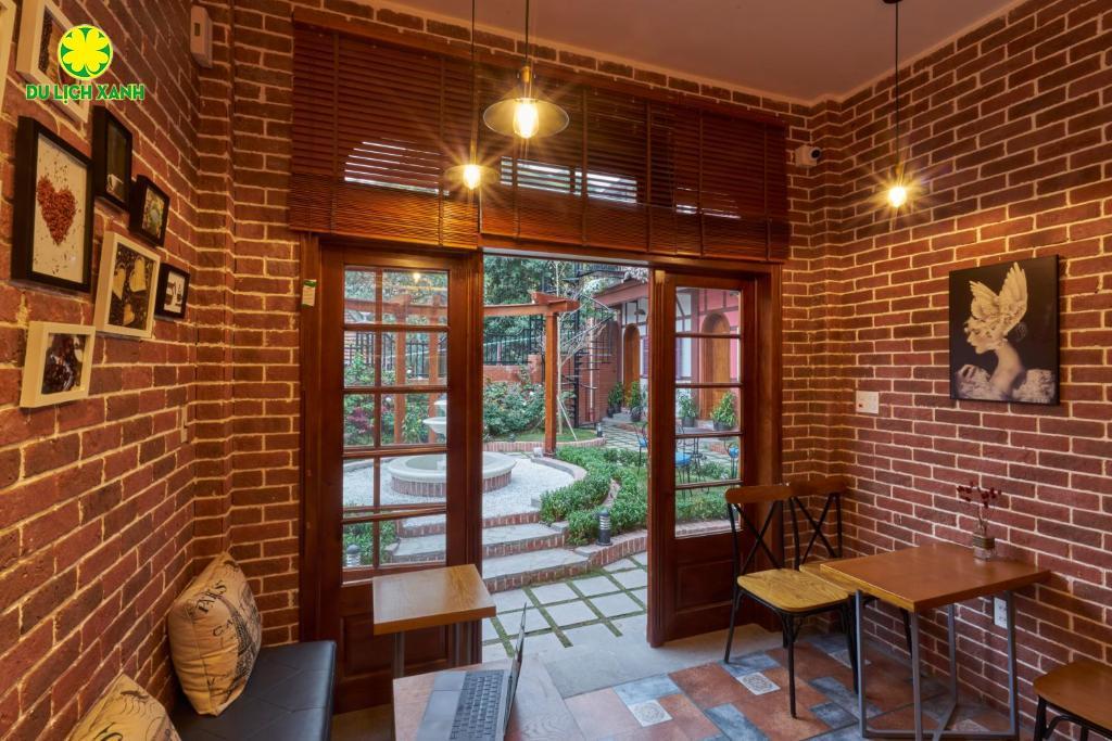 Little Colmar Boutique Homestay Hạ Long Giá Tốt