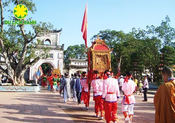 Top 9 điểm tour du lịch lễ hội đầu năm, Tour lễ hội