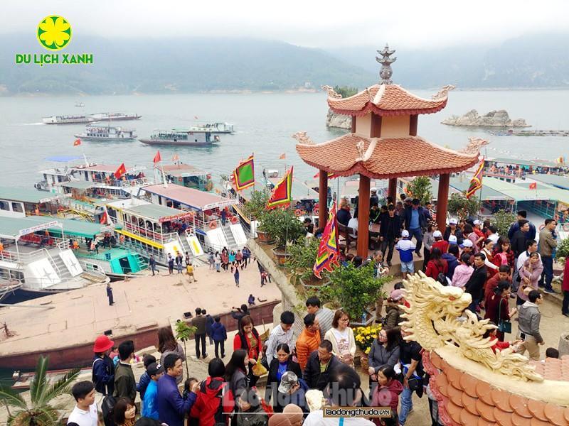 Tour du lịch Hà Nội – Hồ Thung Nai – Đền Chúa Thác Bờ 1 ngày, Đền Chúa Thác Bờ, Tour lễ hội