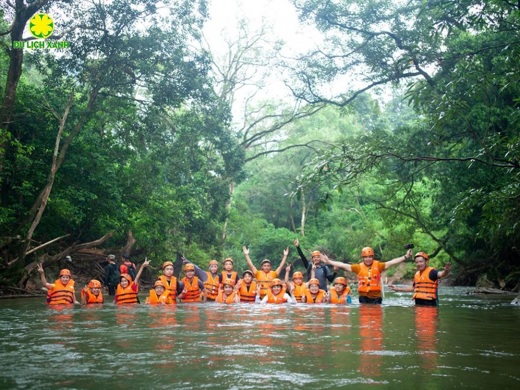 Tour Công Viên Ozo – Lội Suối Băng Rừng 1 Ngày