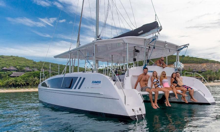 Du thuyền buồm Catamaran Nha Trang ngắm bình minh