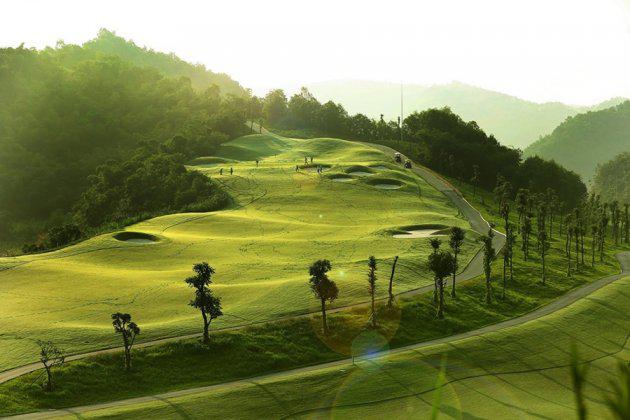 Đặt tee off Hilltop Valley Golf Club - 18 hố - cuối tuần