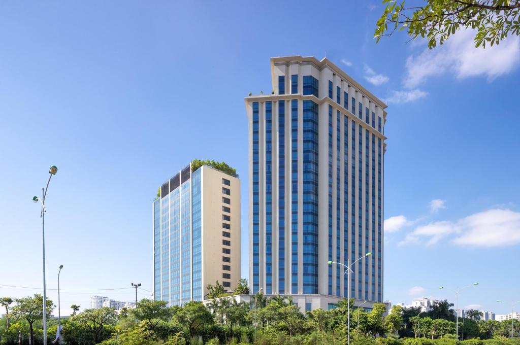 Khách sạn Hyatt Regency West Hotel 5 sao cách ly tại Hà Nội