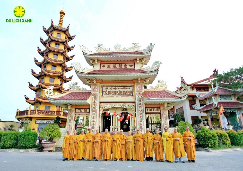 Tour hành hương thập cảnh tự miền Tây 1 ngày từ Hồ Chí Minh