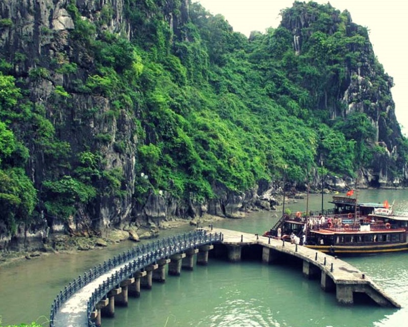 trực thăng bay. giá vé trực thăng Hạ Long. Bay trực thăng Hạ Long