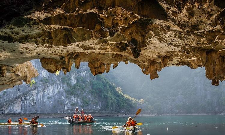 Du thuyền Hạ Long, Du lịch Hạ Long 2 Ngày 1 Đêm, Pelican Cruises, Du Lịch Xanh